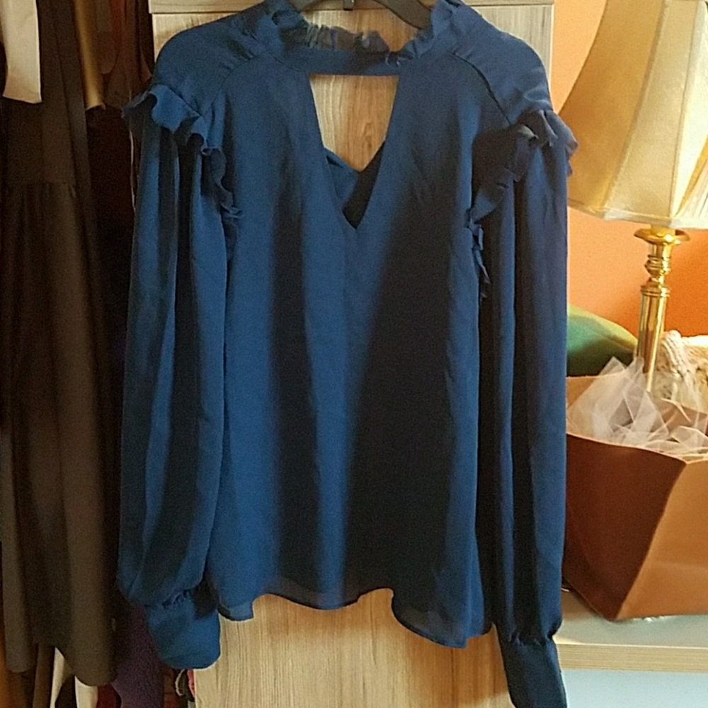 Amaryllis Cutout blouse